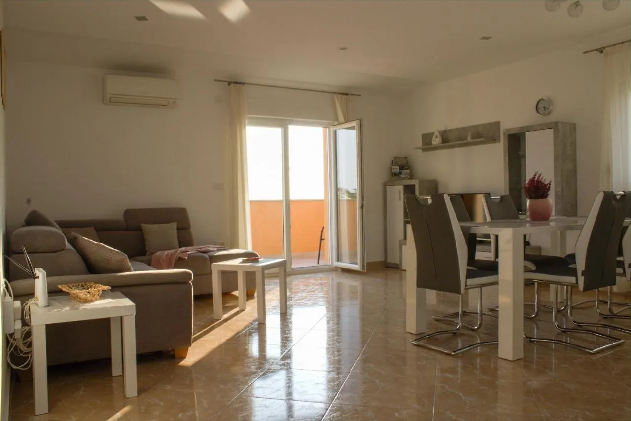 App Krase Apartment Pula 0*,