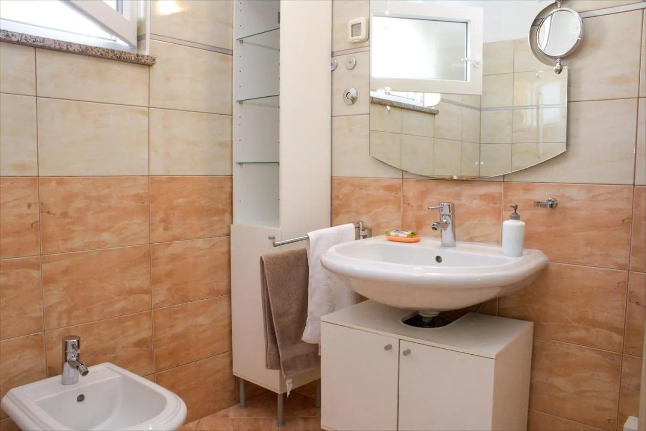 App Krase Apartment Pula 0*,